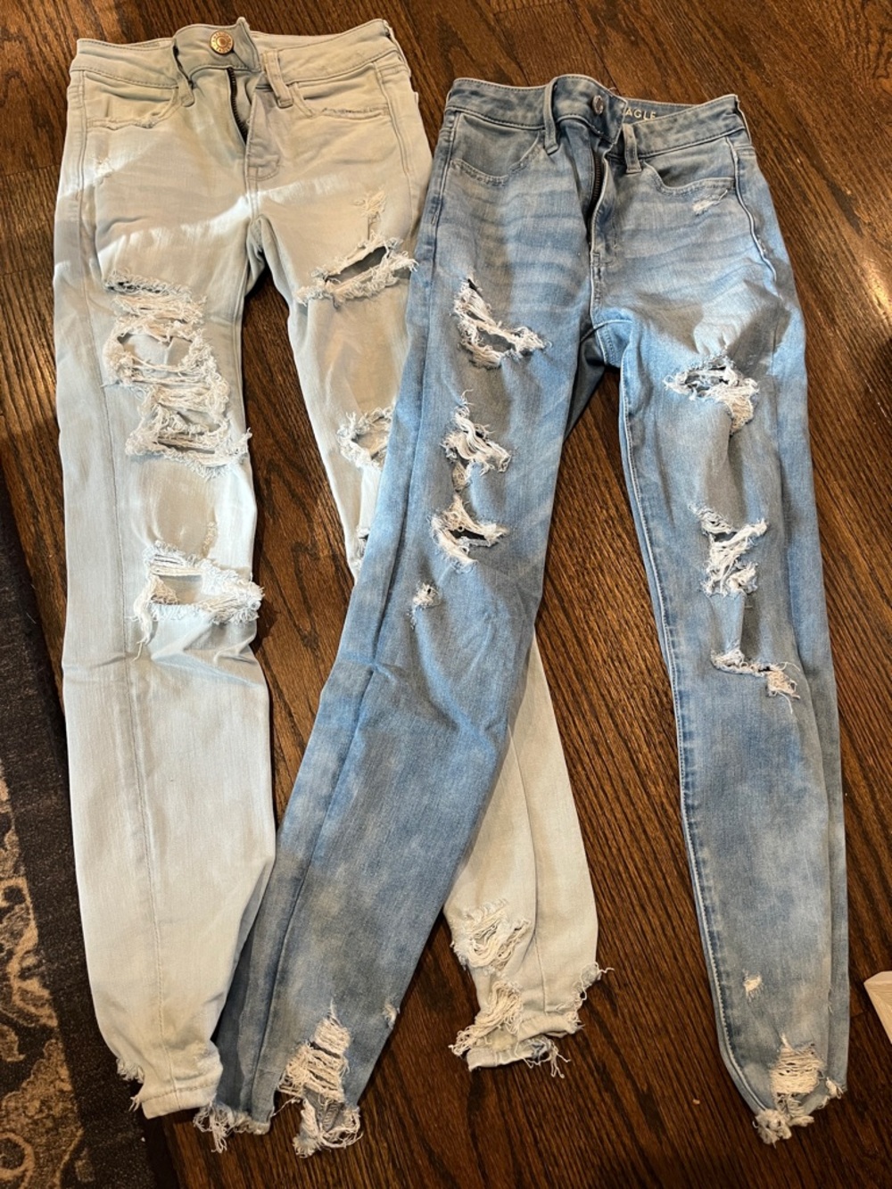 2 pr American Eagle next level stretch Women’s Ripped Skinny Jeans